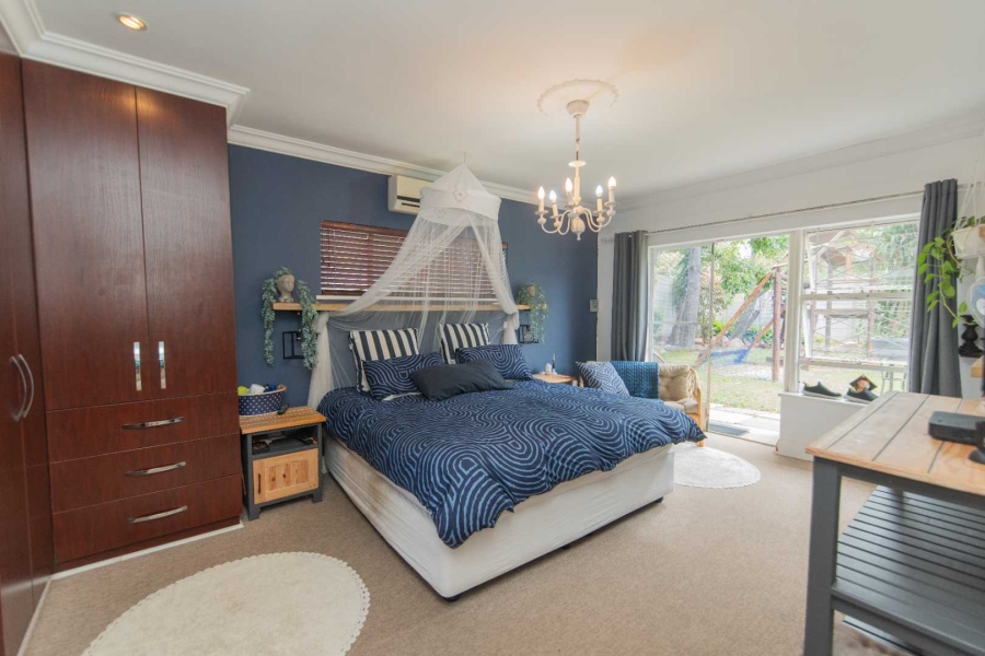 8 Bedroom Property for Sale in Summerstrand Eastern Cape